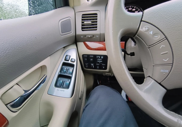 Toyota Land Cruiser cena 48000 przebieg: 322000, rok produkcji 2008 z Warszawa małe 326